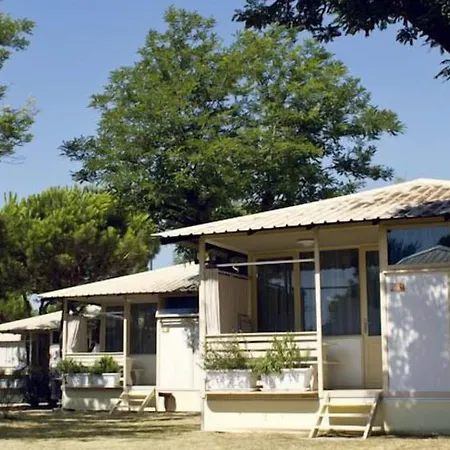 Village Malibu 4*